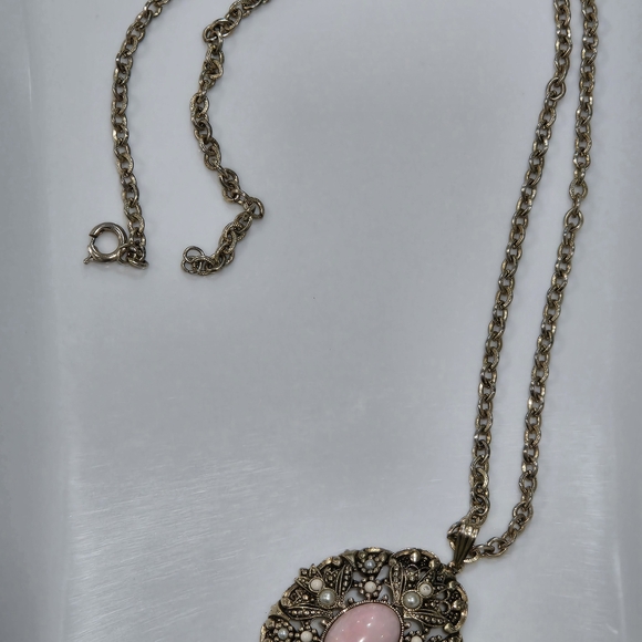 Vintage Avon Pink Cabochon Statement Necklace – Victorian Style Gold Tone - Picture 2 of 3